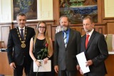 Tanvaldští gymnazisté převzali svá maturitní vysvědčení 2019