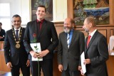 Tanvaldští gymnazisté převzali svá maturitní vysvědčení 2019