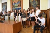 Tanvaldští gymnazisté převzali svá maturitní vysvědčení 2019