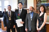 Tanvaldští gymnazisté převzali svá maturitní vysvědčení 2019