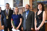 Tanvaldští gymnazisté převzali svá maturitní vysvědčení 2019