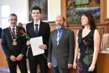 Tanvaldští gymnazisté převzali svá maturitní vysvědčení 2019