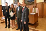 Tanvaldští gymnazisté převzali svá maturitní vysvědčení 2019