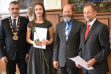 Tanvaldští gymnazisté převzali svá maturitní vysvědčení 2019