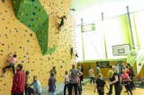 Lezecká stěna ve sportovní hale na Výšině