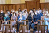 Tanvaldští gymnazisté převzali svá maturitní vysvědčení