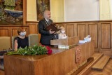 Tanvaldští gymnazisté převzali svá maturitní vysvědčení