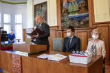 Tanvaldští gymnazisté převzali svá maturitní vysvědčení