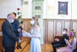 Tanvaldští gymnazisté převzali svá maturitní vysvědčení