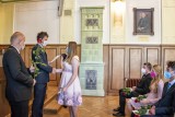 Tanvaldští gymnazisté převzali svá maturitní vysvědčení