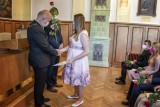 Tanvaldští gymnazisté převzali svá maturitní vysvědčení