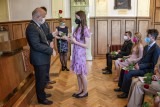 Tanvaldští gymnazisté převzali svá maturitní vysvědčení
