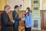 Tanvaldští gymnazisté převzali svá maturitní vysvědčení