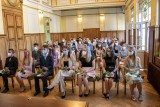 Tanvaldští gymnazisté převzali svá maturitní vysvědčení