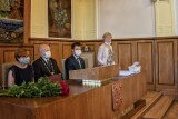 Tanvaldští gymnazisté převzali svá maturitní vysvědčení