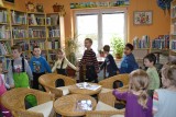 Děti mateřské školy Tanvald Radniční na návštěvě v knihovně