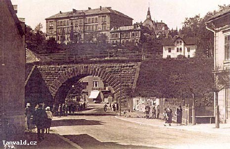 Pohled ze Šumburku - rok 1938 Historický pohled na viadukt