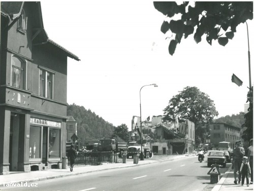 demolice mléčného baru - rok 1987
