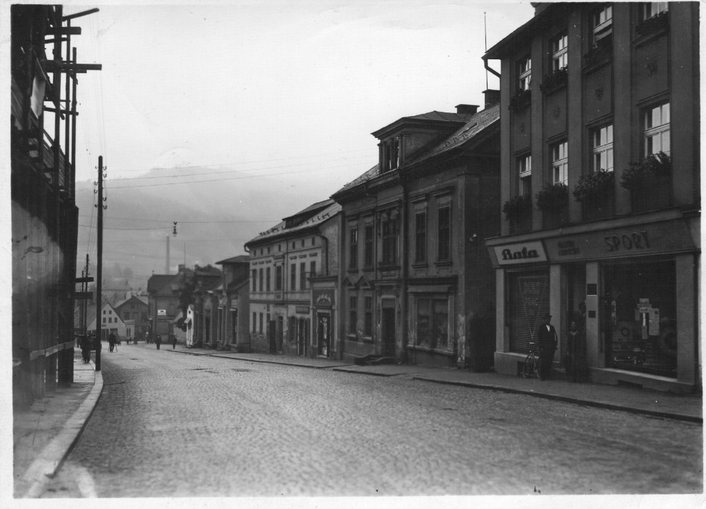 Pohled do Krkonošské ulice na Šumburku